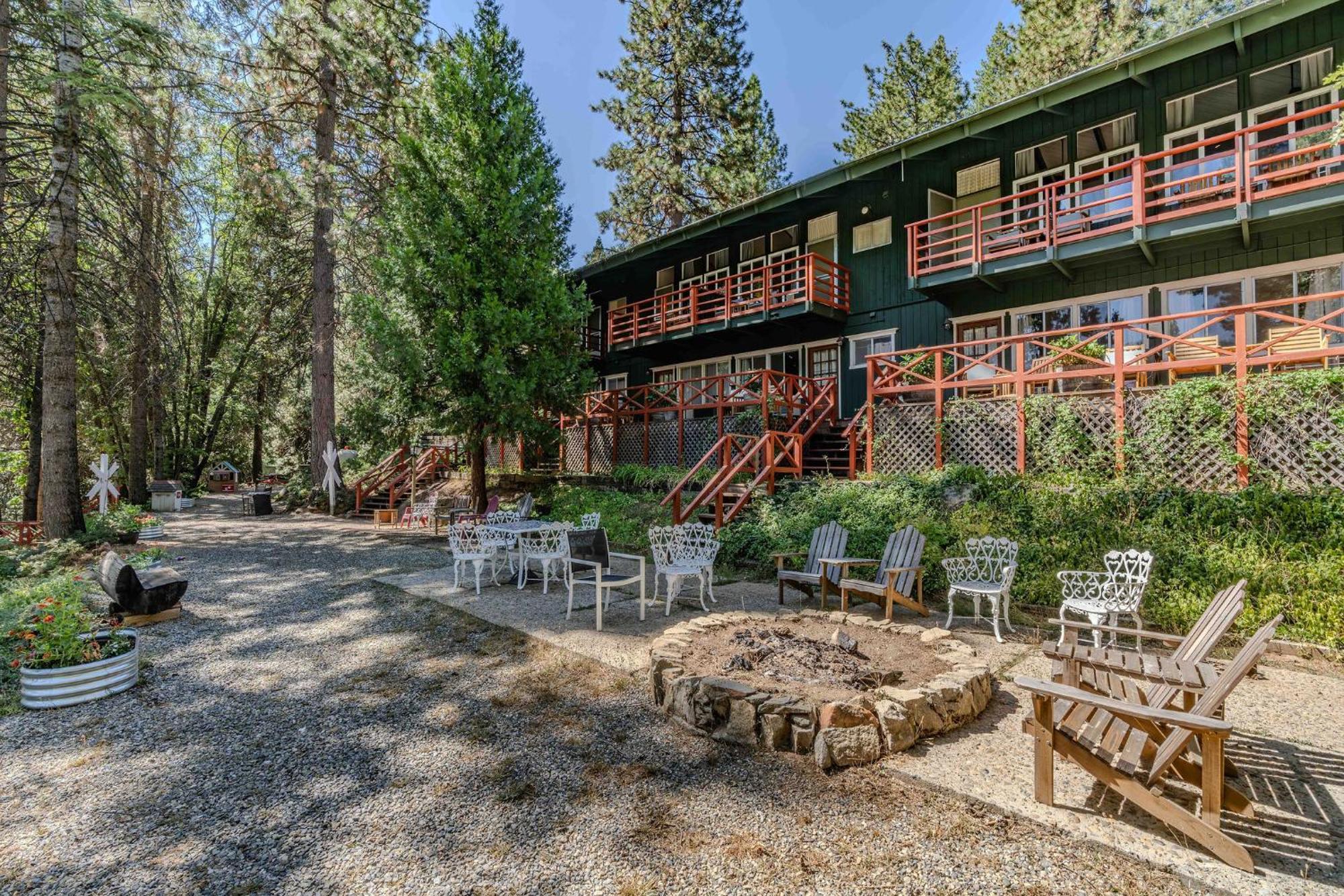 Narrow Gauge Inn Fish Camp Exterior foto
